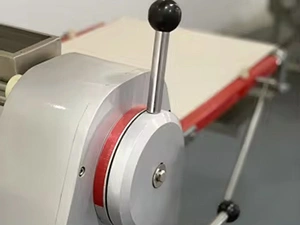 Laminadora de masa de pie