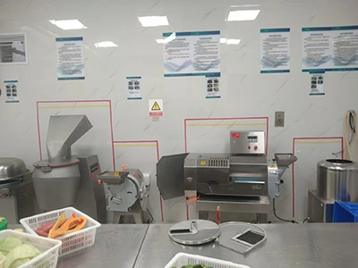 Máquina para cortar y rallar verduras